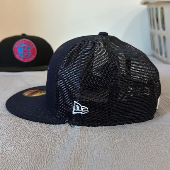 New Era Mesh Back Fitted Hat- NY Yankees - Picture 5 of 8
